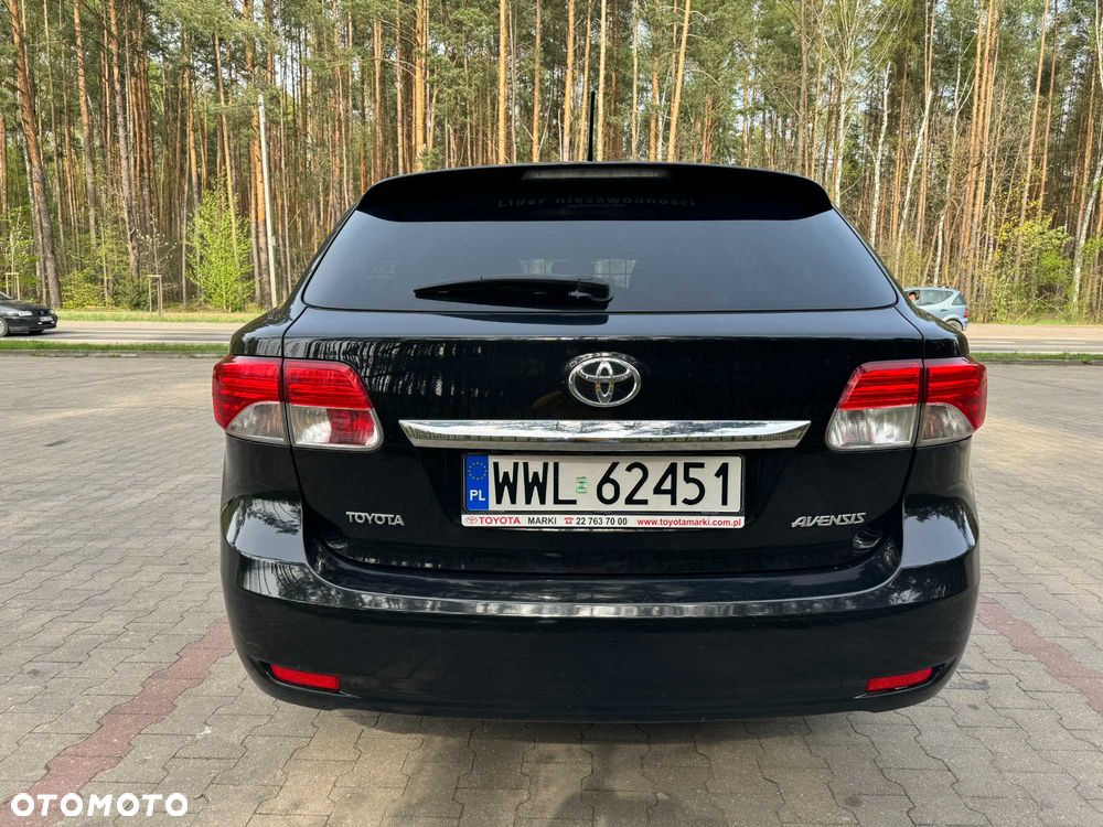 Toyota Avensis - 2