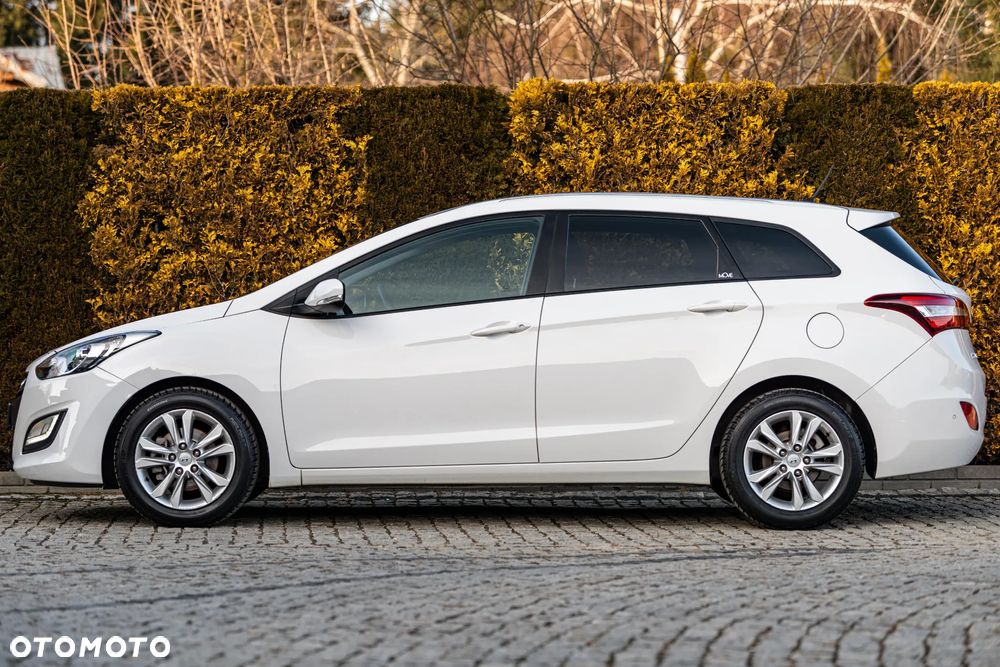 Hyundai i30 blue 1.6 GDI Passion - 15