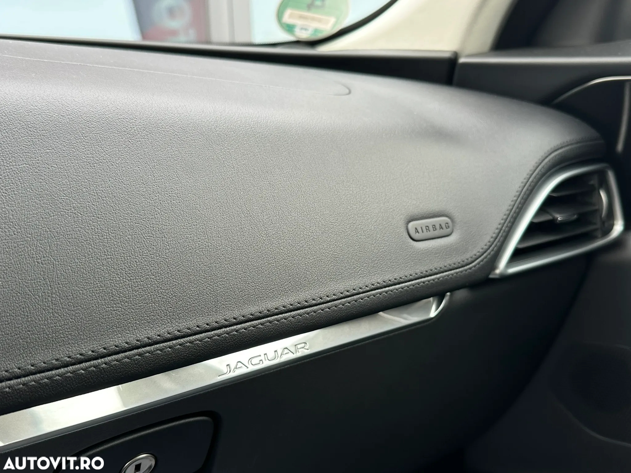 Jaguar F-Pace 20d AWD Aut. Portfolio - 29