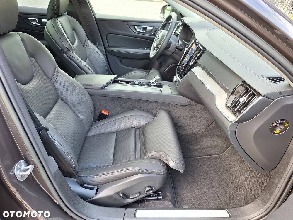 Volvo V60 Cross Country Ultimate B5 B AWD - 26