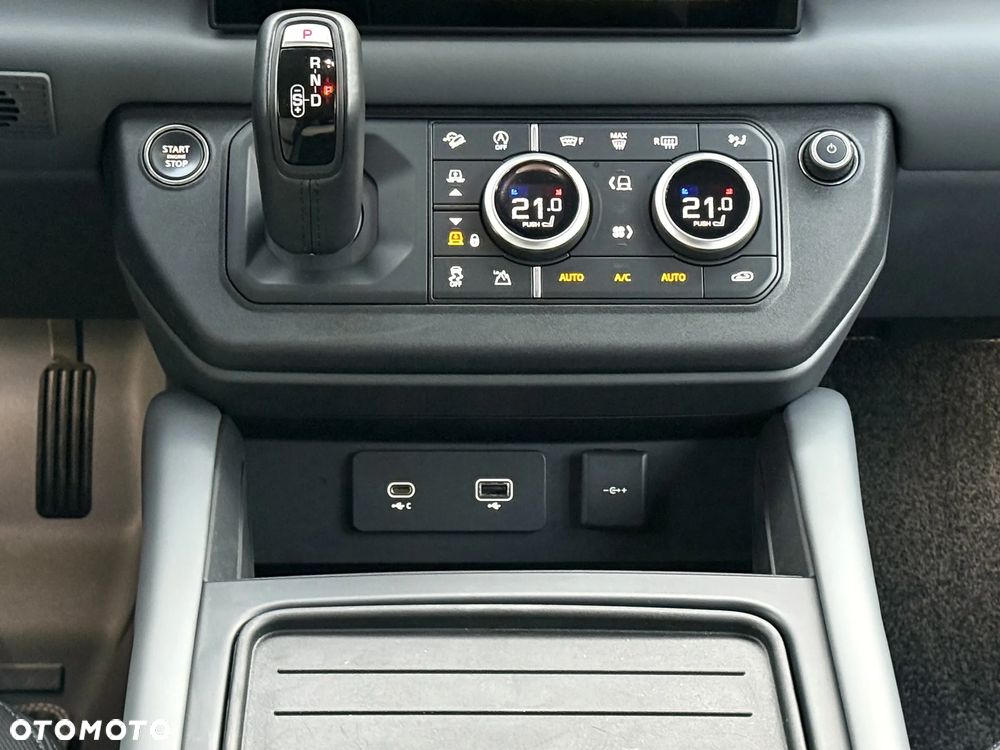 Land Rover Defender 110 D300 X-Dynamic HSE - 15