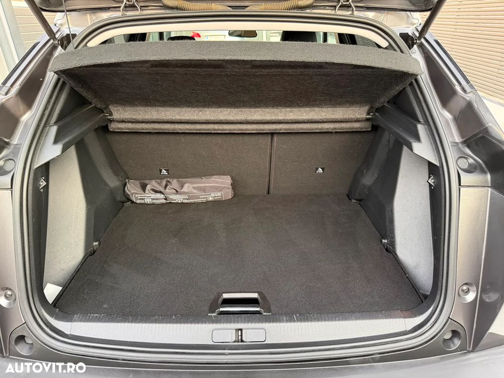 Peugeot 2008 1.5 BlueHDI EAT8 STT Allure Pack - 14