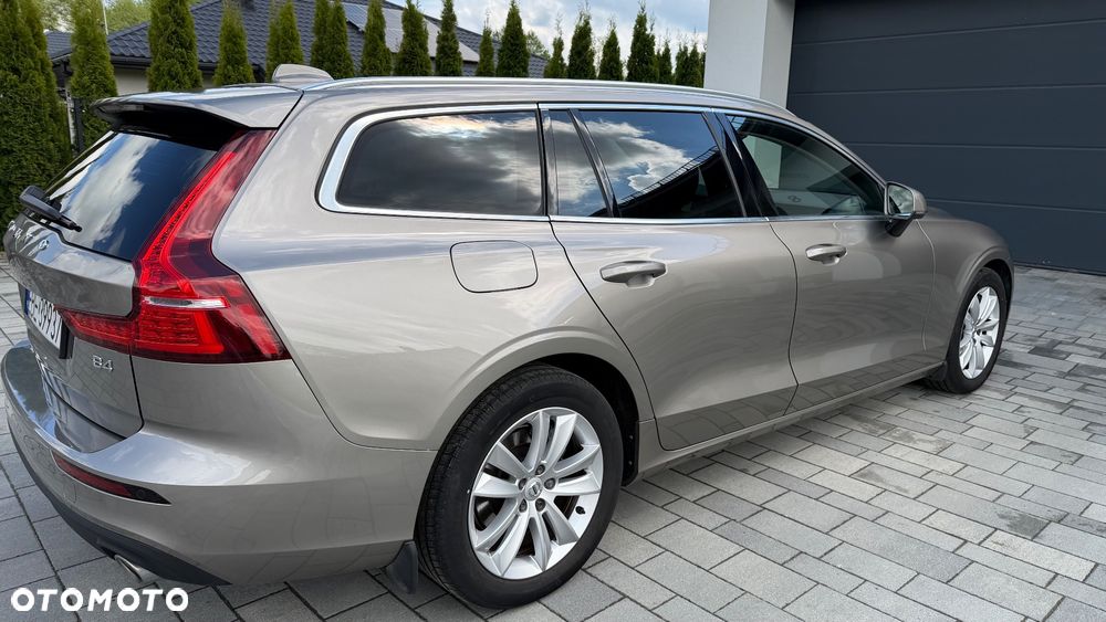 Volvo V60 B4 D Momentum - 6