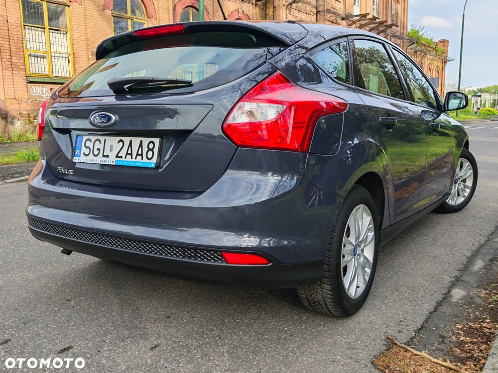 Ford Focus 1.6 Ambiente - 14