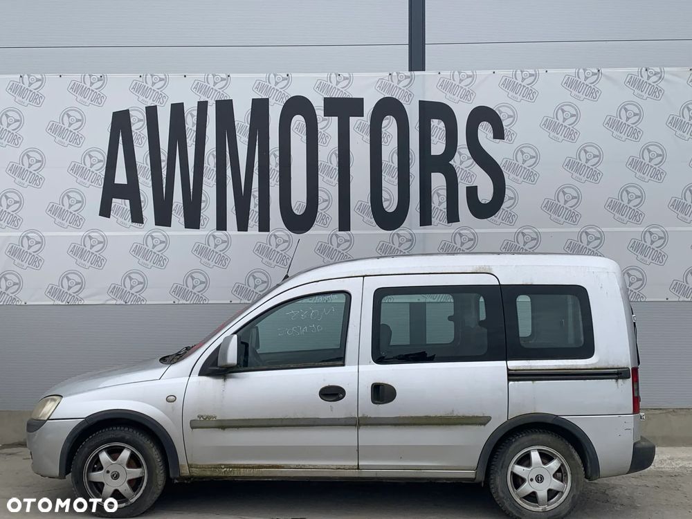 OPEL COMBO 2002 *SAMOCHÓD NA CZĘŚCI* 4534 MASKA, LAMPA, DRZWI, LUSTERKO, ZDERZAK, GRILL, BŁOTNIK, KLAPA, BELKA, DESKA, FOTELE, KANAPA, ĆWIARTKA KIEROWNICA, TARCZE, ZACISKI, ZAWIESZENIE, KOMPLETNY PRZÓD, KOMPLETNY TYŁ, LICZNIK, ZEGARY, PRAWE LEWE PRZÓD TYŁ - 1
