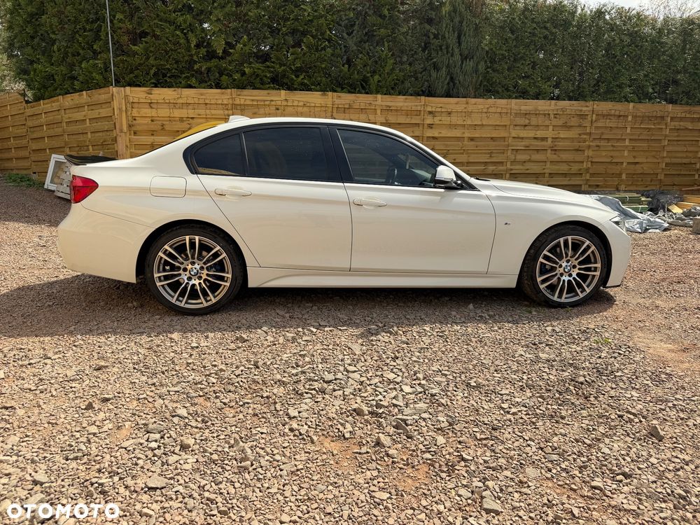 BMW Seria 3 320d xDrive M Sport - 11