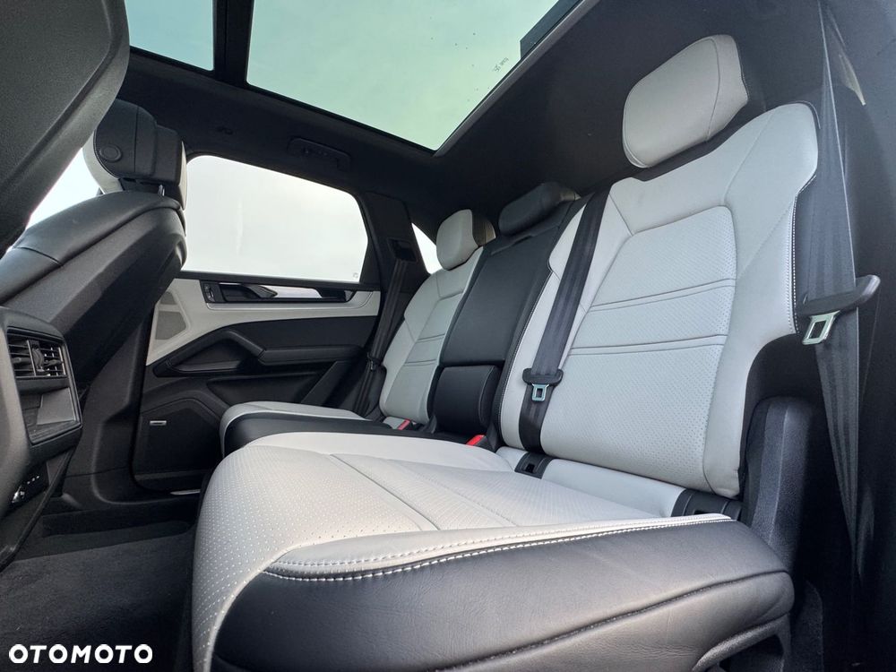 Porsche Cayenne - 21
