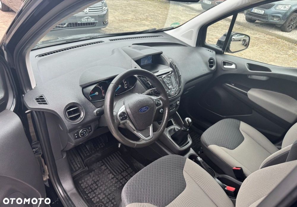 Ford Tourneo Courier - 15