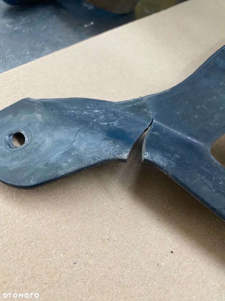 grill gril atrapa kratka przód zderzaka OPEL ASTRA H III - USZKODZONY UCHWYT WIDOCZNY NA ZDJECIU - 2