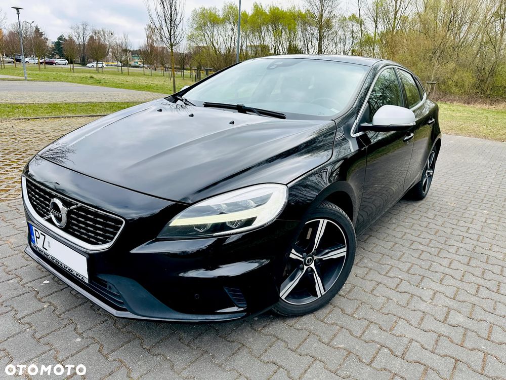 Volvo V40 T3 Drive-E R-Design Momentum - 1