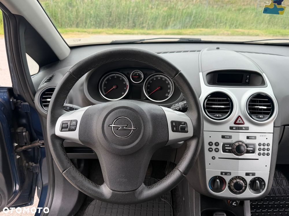 Opel Corsa 1.2 16V Cosmo - 27
