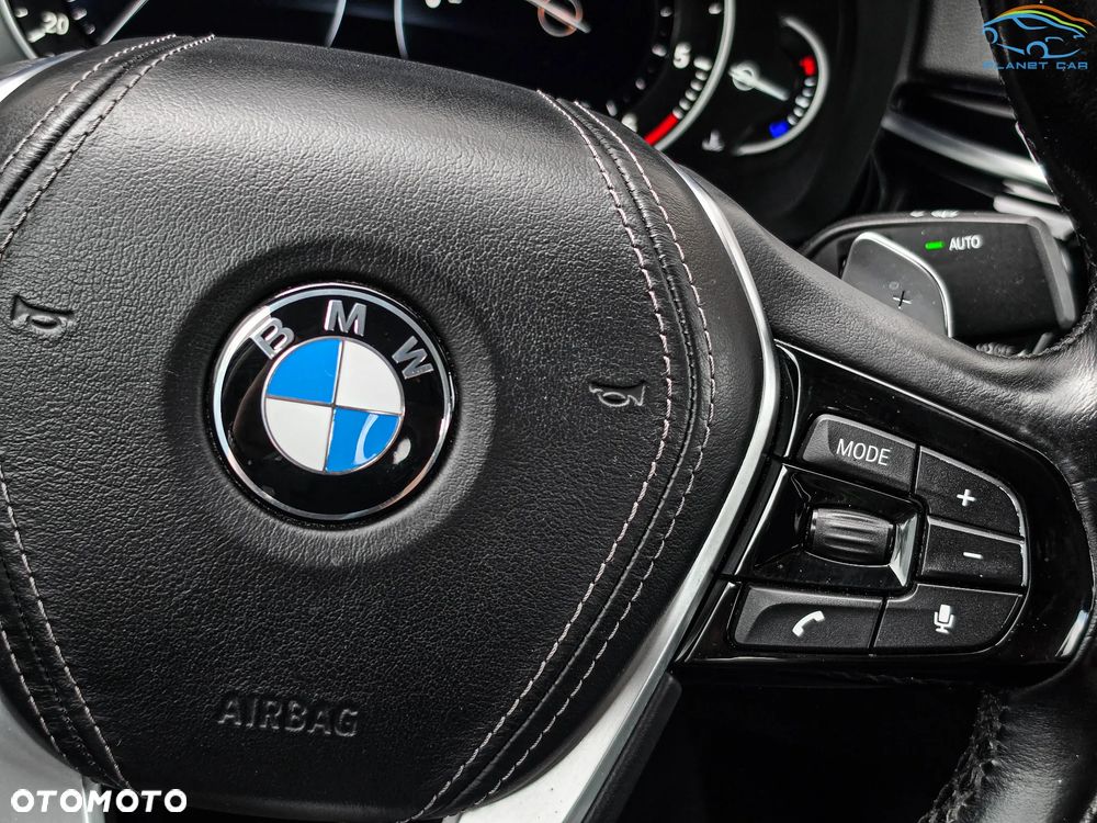 BMW Seria 5 525d Sport Line - 27