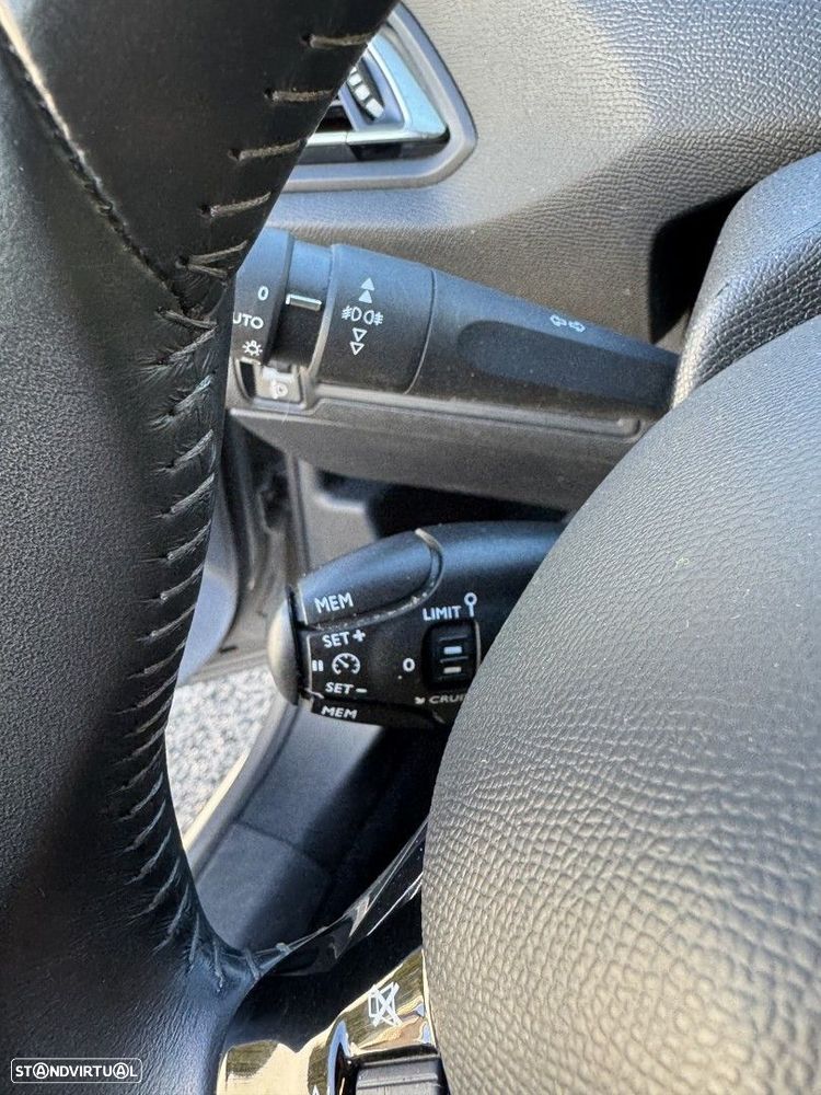 Peugeot 308 SW 1.5 BlueHDi Allure - 20