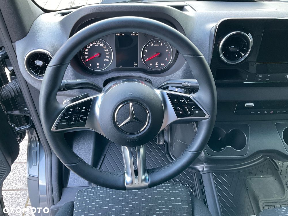 Mercedes-Benz Sprinter 319 - 11