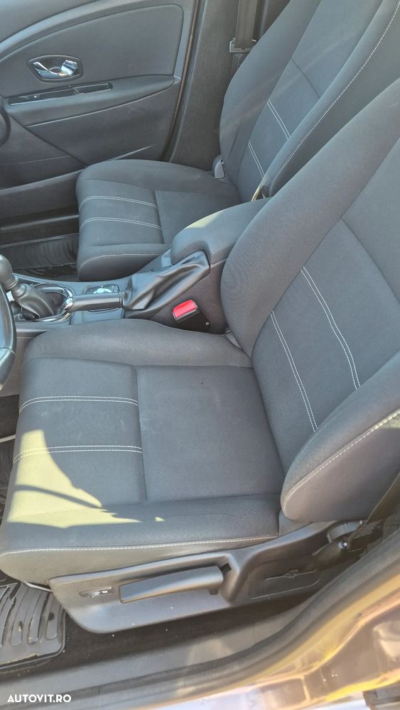 Renault Megane ENERGY dCi 110 Start & Stop LIMITED - 12