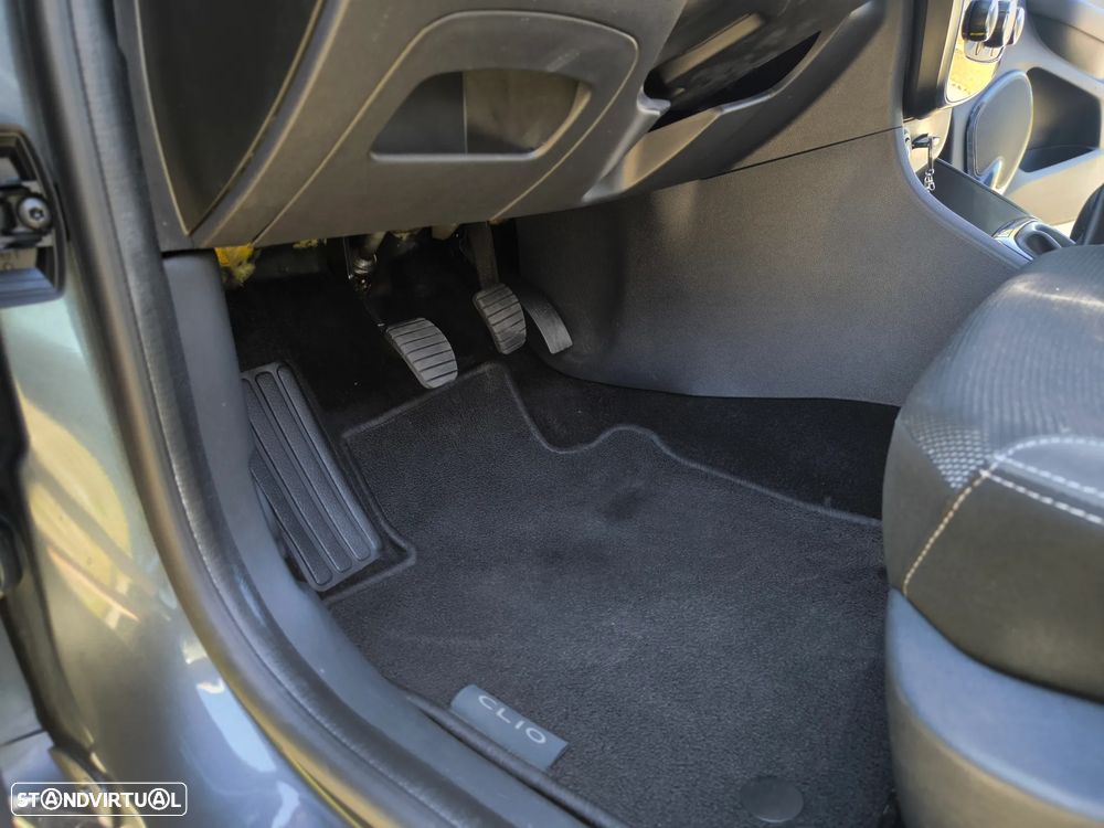 Renault Clio Sport Tourer - 15