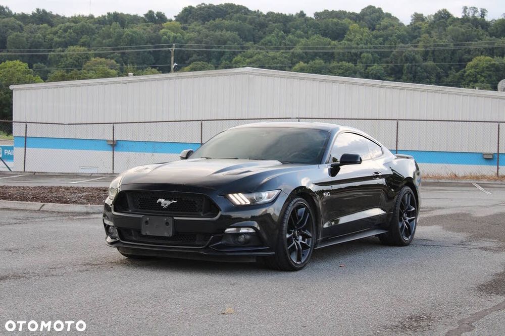 Ford Mustang 5.0 V8 GT - 2