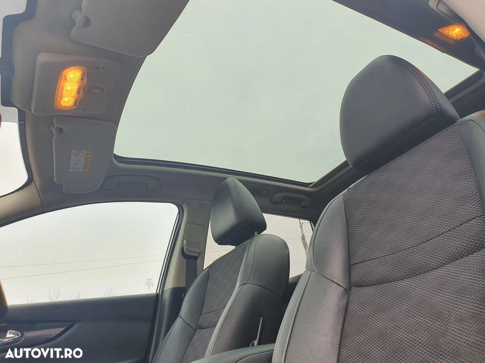 Nissan Qashqai 1.6 DCI Xtronic TEKNA+ - 10