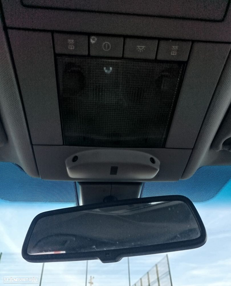 Opel Vectra 2.2 DTi Elegance - 25