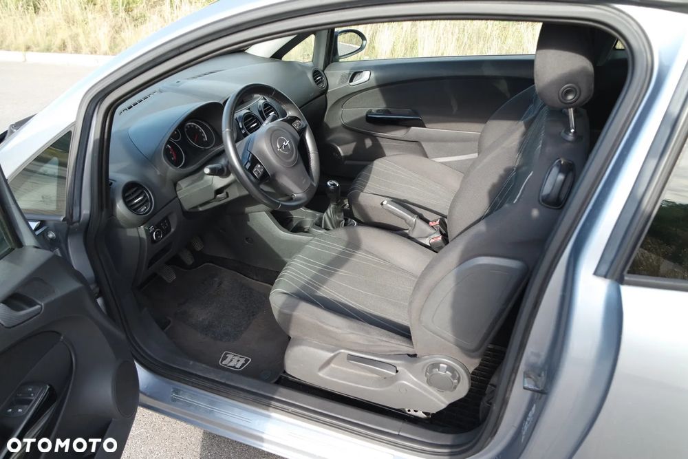 Opel Corsa 1.2 16V - 8