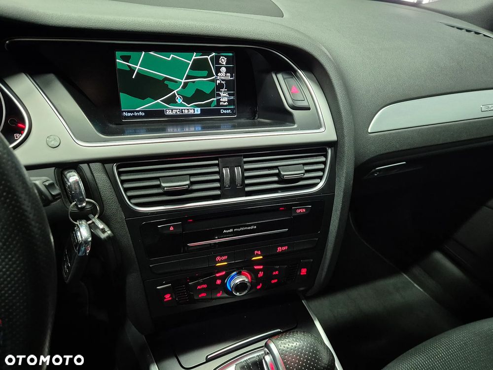 Audi A4 Avant 2.0 TDI DPF quattro S tronic S line Sportpaket - 25