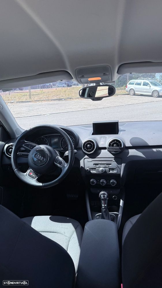 Audi A1 Sportback 1.4 TFSI Advance S-Tronic - 5