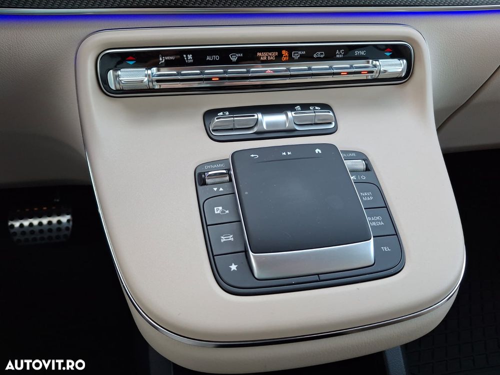 Mercedes-Benz V 300 d Extralang 4Matic 9G-TRONIC Avantgarde - 31