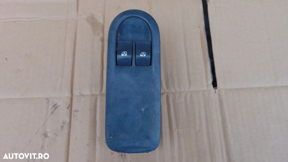 Panou Comanda geamuri electrice fata-stanga Renault Scenic 2/Megane 2 an 2006 cod 156018090 - 1