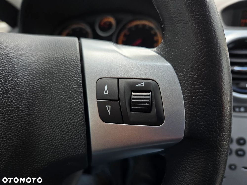Opel Corsa 1.4 16V 150 Jahre - 32