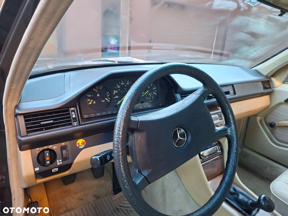 Mercedes-Benz W124 (1984-1993) 1989