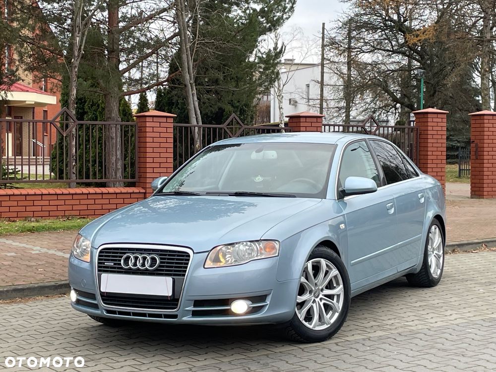 Audi A4 Limousine - 1