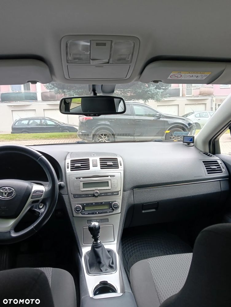 Toyota Avensis - 4