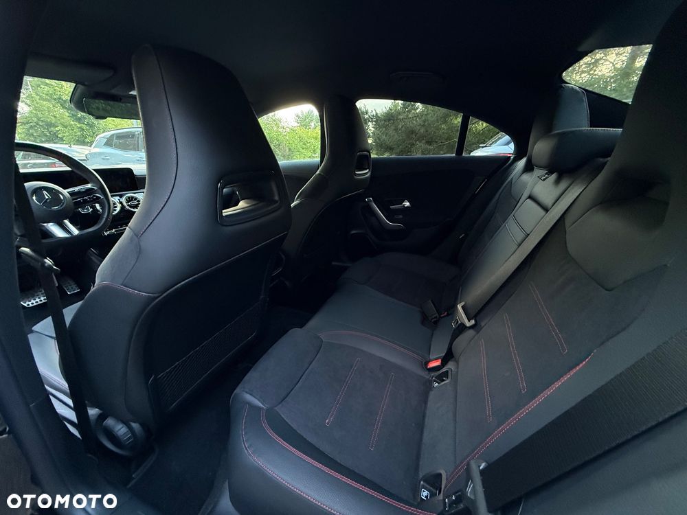 Mercedes-Benz CLA 200 mHEV AMG Line 7G-DCT - 11