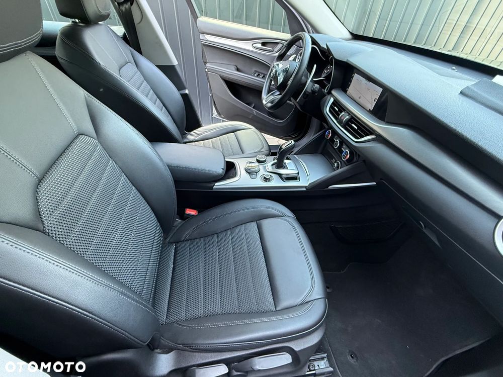 Alfa Romeo Stelvio 2.2 JTDM Q4 - 14