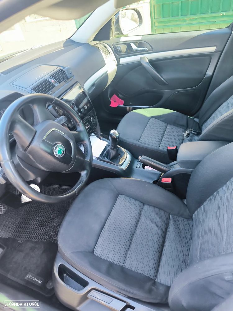 Skoda Octavia Break 1.6 TDi Ambiente - 8
