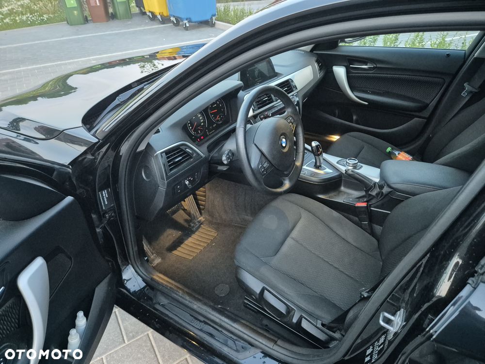 BMW Seria 1 120i GPF Urban Line - 9