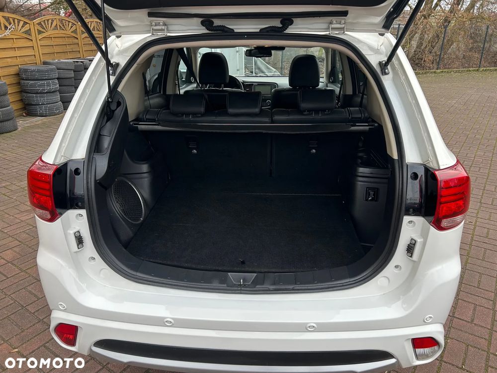 Mitsubishi Outlander 2.0 4WD Top - 13