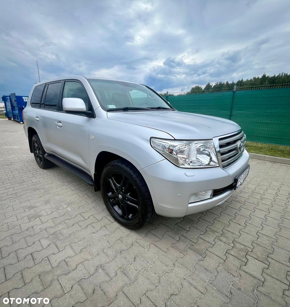 Toyota Land Cruiser - 2