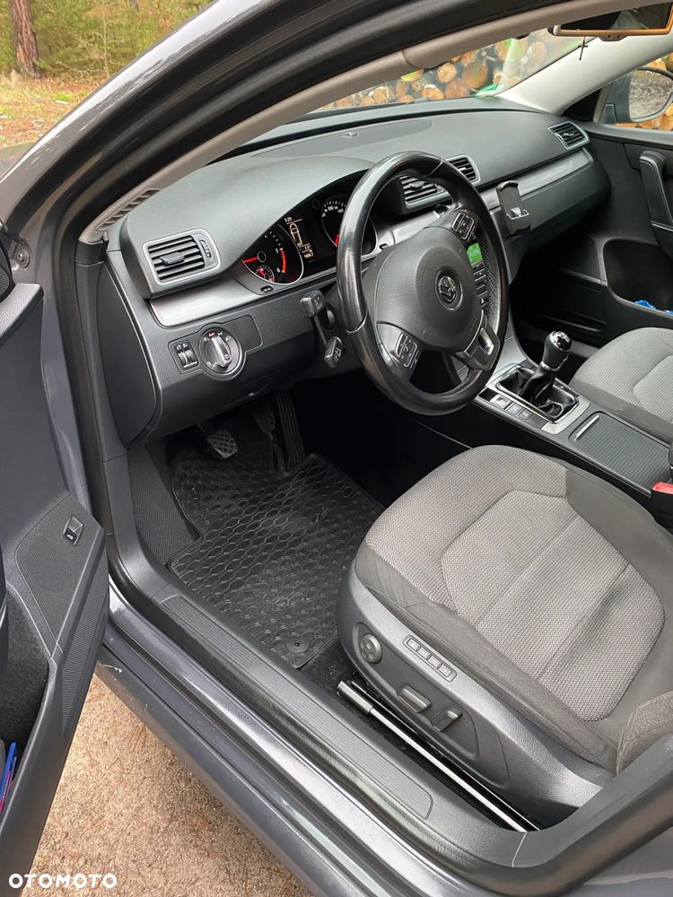 Volkswagen Passat 2.0 TDI BlueMotion Technology Highline - 14