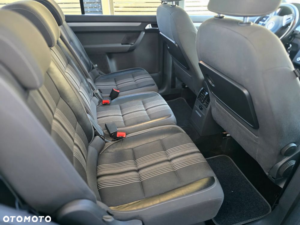 Volkswagen Touran 1.2 TSI MATCH - 10