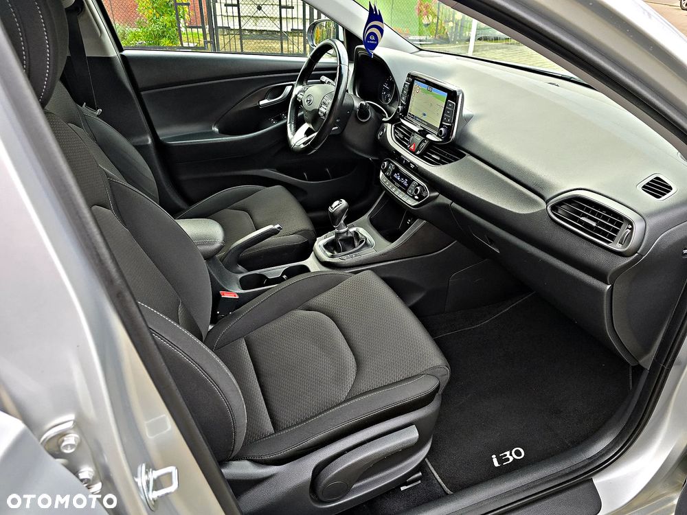 Hyundai i30 1.6 CRDI Fifa World Cup Edition - 25