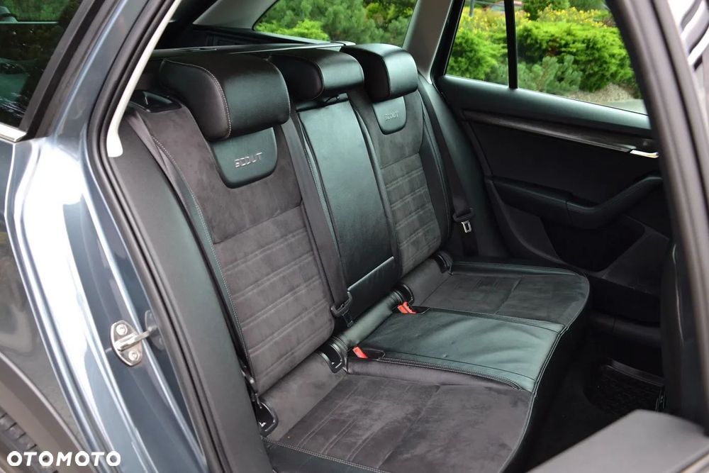 Skoda Octavia 2.0 TDI 4x4 Elegance DSG - 29