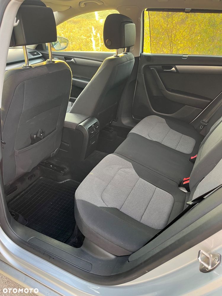 Volkswagen Passat 1.6 TDI Comfortline - 13