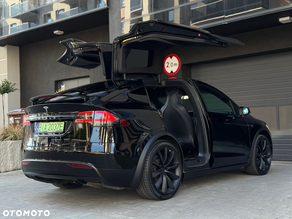 Tesla Model X - 6