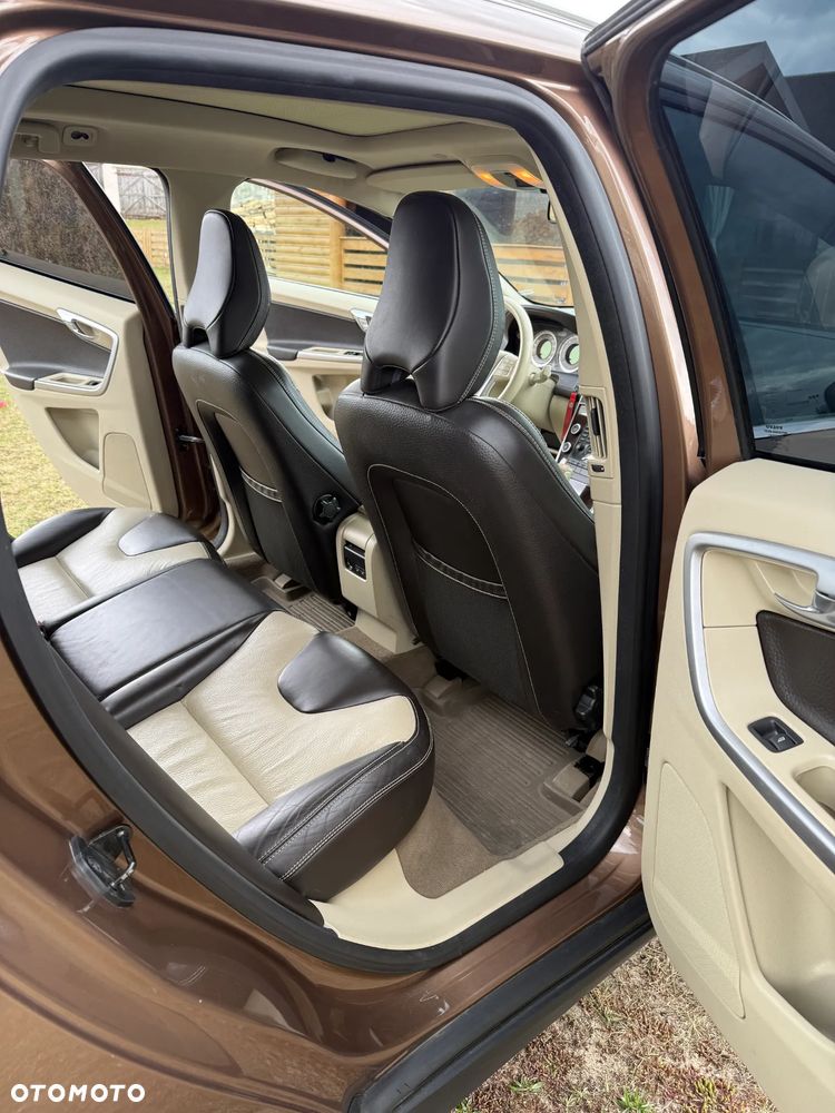 Volvo XC 60 ver-2-4d-awd - 12