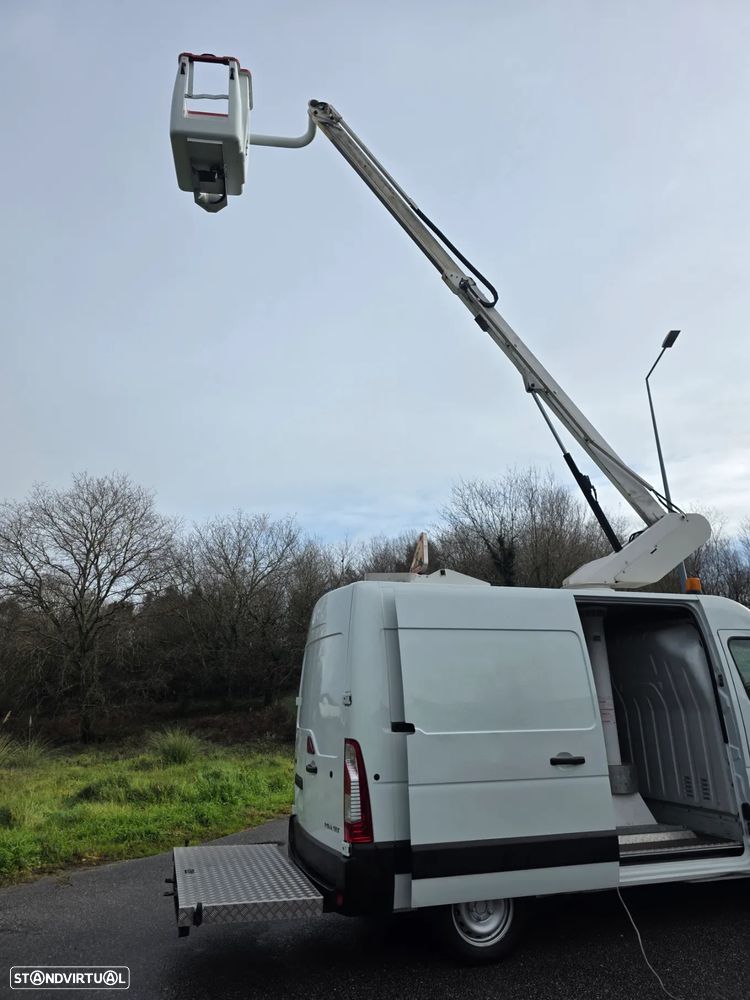 Renault Master Plataforma Elevatória - 11