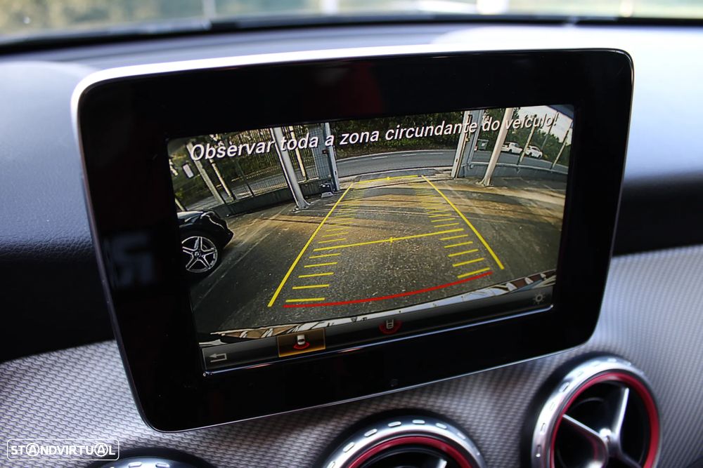 Mercedes-Benz GLA 180 d 7G-DCT Urban - 24