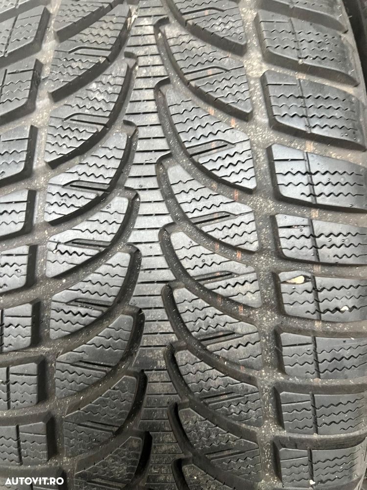 Vând 4 anvelope 225/45/18 bridgestone de iarnă ca noi - 4
