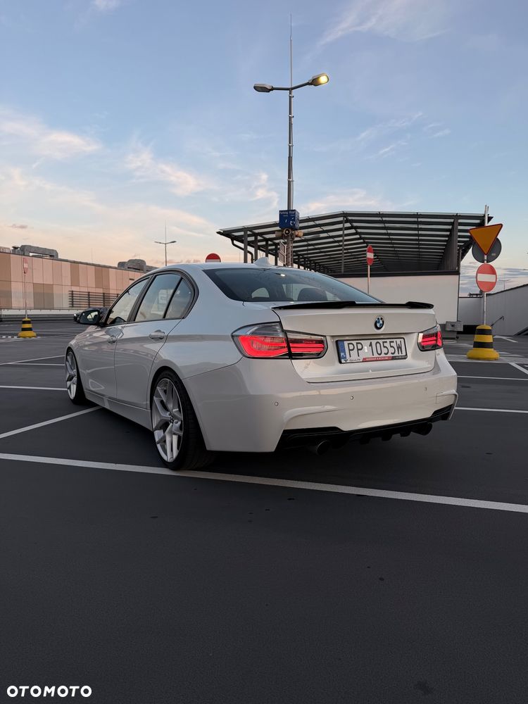BMW Seria 3 320i - 3