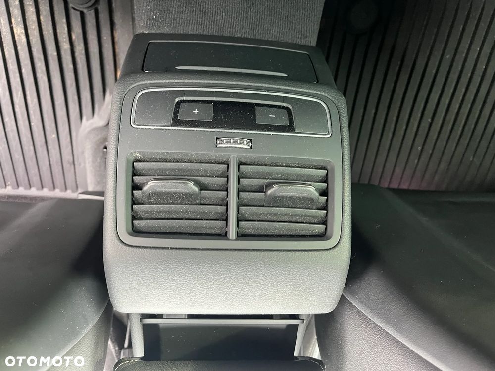 Audi A4 Avant 2.0 TDI DPF clean diesel quattro S line Sportpaket - 38